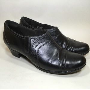 Women's black leather ankle boots sz 7M